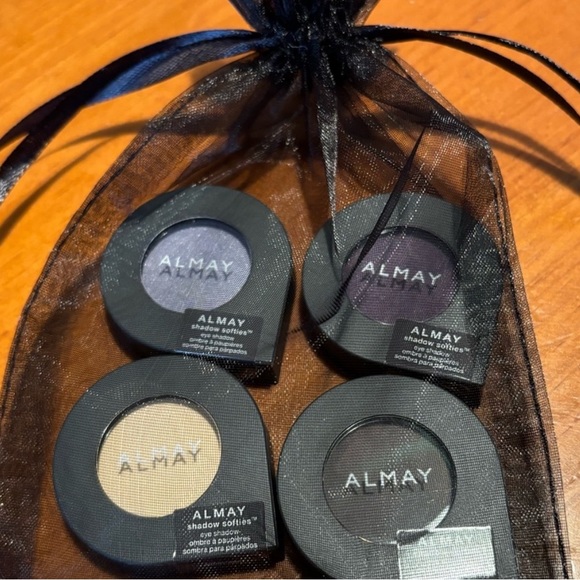 Almay Shadow Softies Eye Shadows - Picture 2 of 12